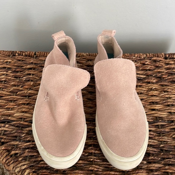 Cute summer shoe! - Picture 1 of 3